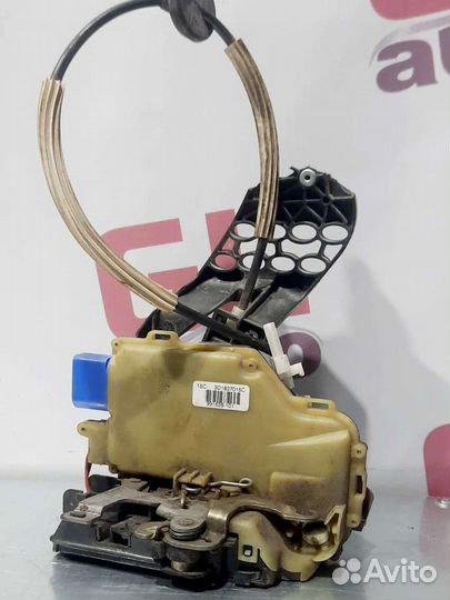 Замок двери VW Touareg