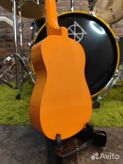 Гиталеле + чехол