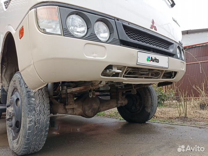 Полуинтегрированный Mitsubishi Fuso, 2004