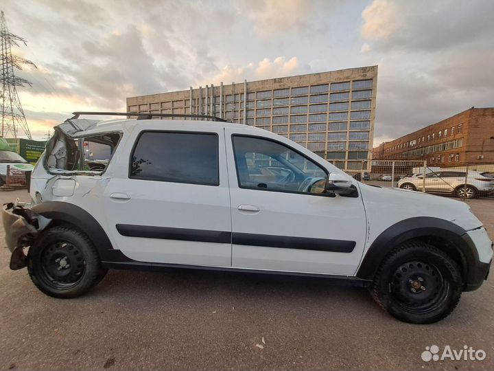 LADA Largus 1.6 МТ, 2021, битый, 43 400 км