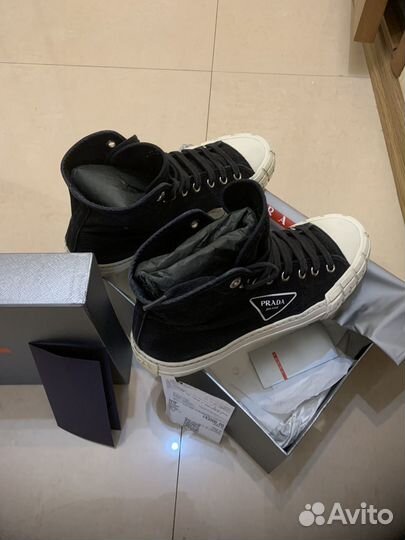 Оригинальные кроссовки Prada