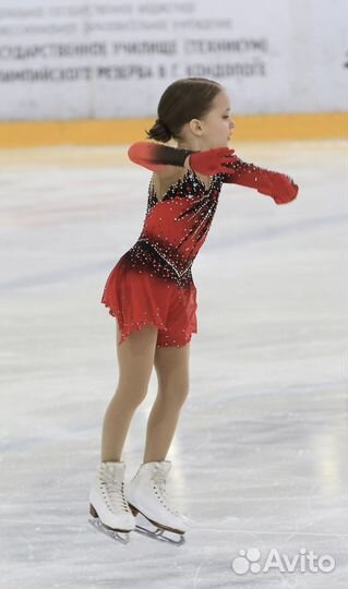 Платье для выступлений по фигурному катанию