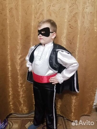 Новогодний костюм зорро