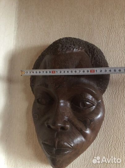 Маска деревянная красное дерево