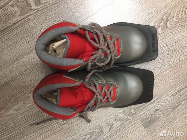 Лыжные ботинки размер 32
