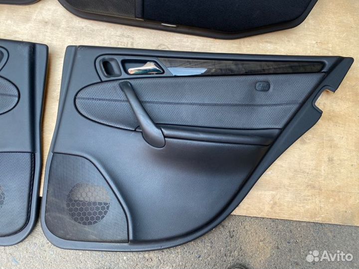 Обшивка двери (комплект) Mercedes-Benz C-Class