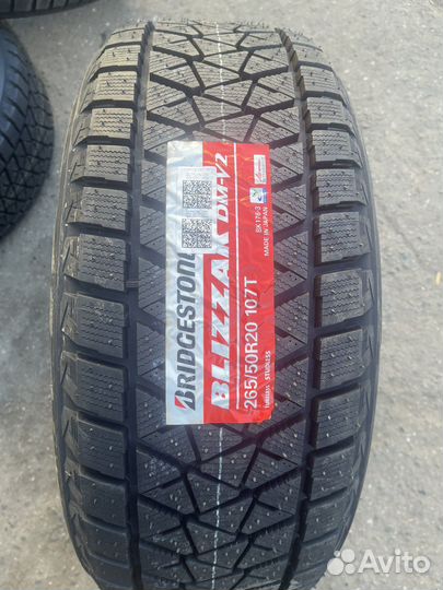 Bridgestone Blizzak DM-V2 265/50 R20