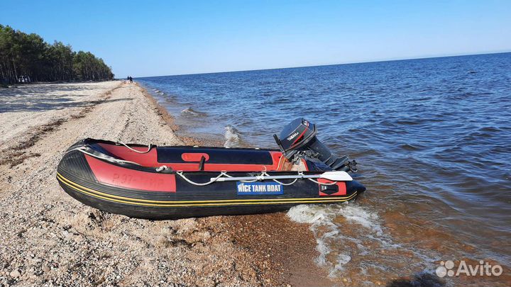 Лодка с мотором