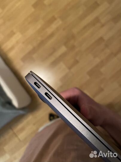 MacBook Air 13 256 гб, M1 (8 ядер) 8 гб, GPU 7