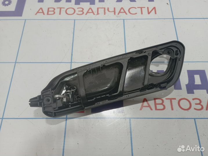 Ручка двери внутренняя правая Volkswagen Passat CC