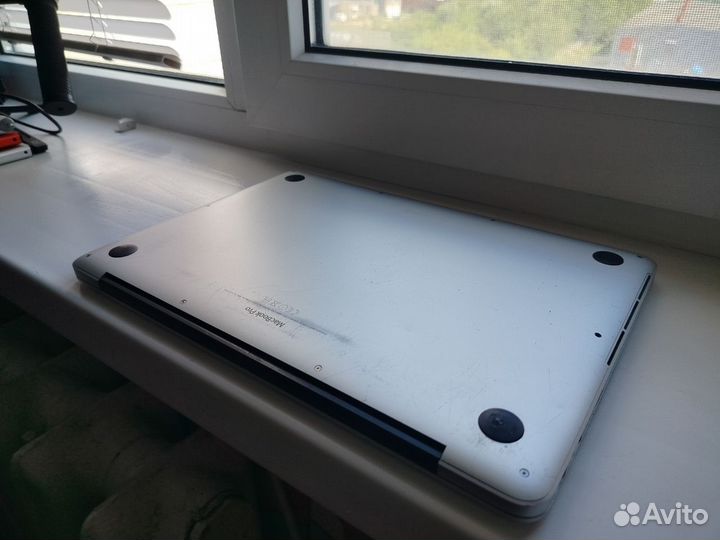 Macbook pro 13 2015 i5 / 8 RAM / 512GB