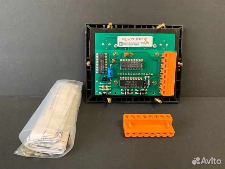 Клавиатура telemecanique XBL-C5012R315 новая, 1 шт