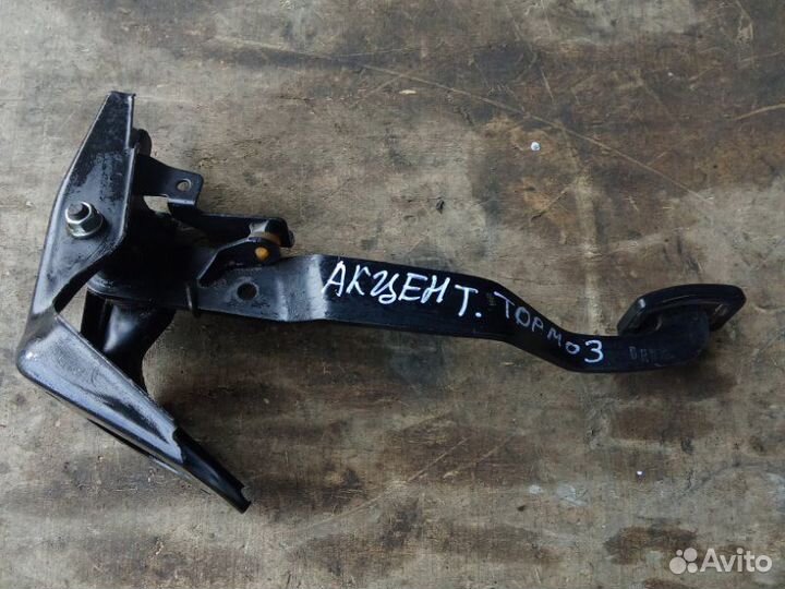 Педаль тормоза Hyundai Accent 2 1.5 2008