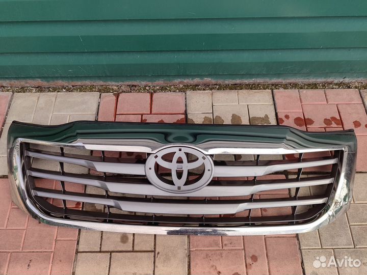 Решетка радиатора Тойота Прадо Арт. Y005995B/авс