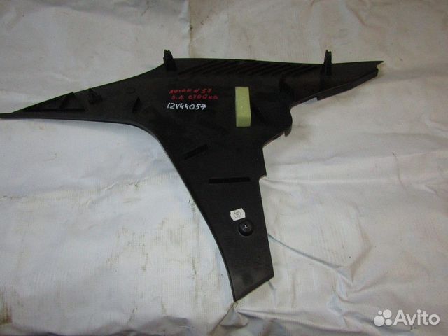 Обшивка стойки Logan 2005-2014