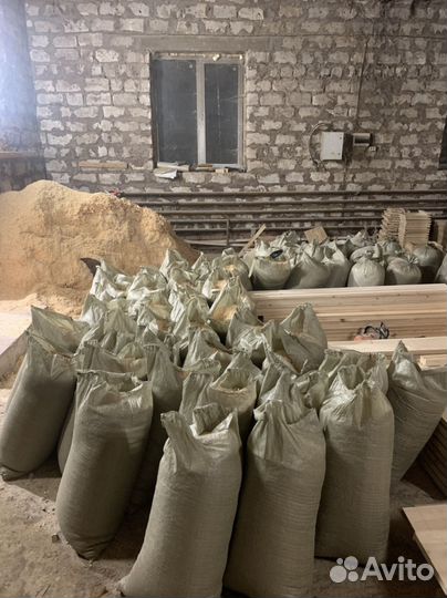 Опилки в мешках