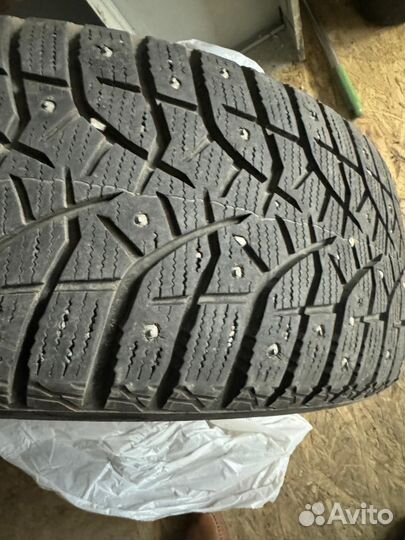 Bridgestone Blizzak Spike-02 SUV 235/55 R18