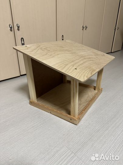 Кормушка для птиц из дерева