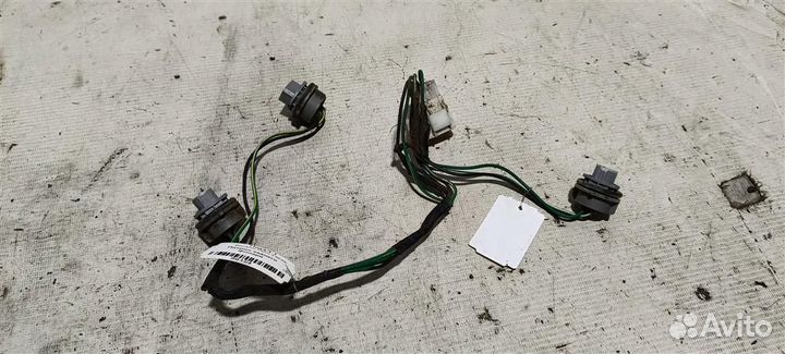 Патрон заднего фонаря Mitsubishi Pajero 3 99-02г