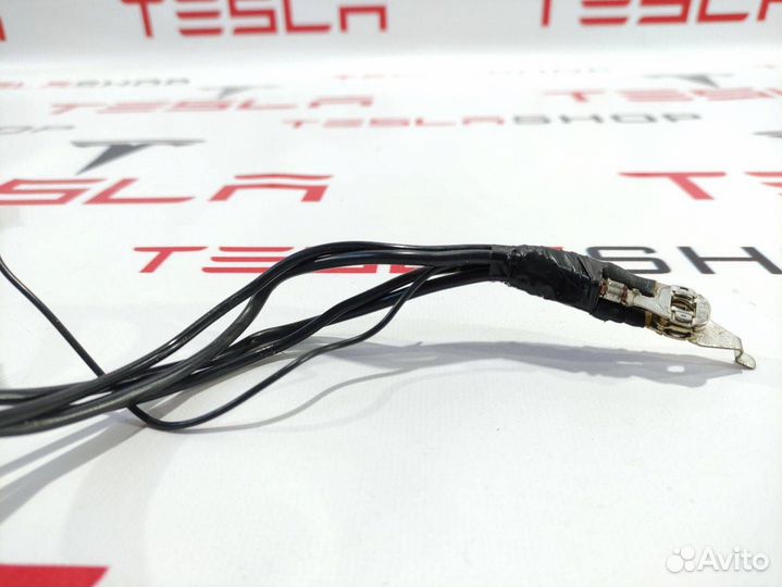 Разъем (фишка) проводки Tesla Model Y 2020