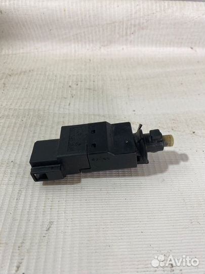 Датчик включения стопсигнала Mercedes W168 хэтчбек
