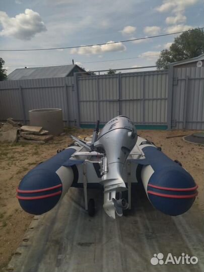 Лодка с мотором