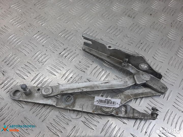 Петля крышки багажника Audi 80 8C/B4 1994