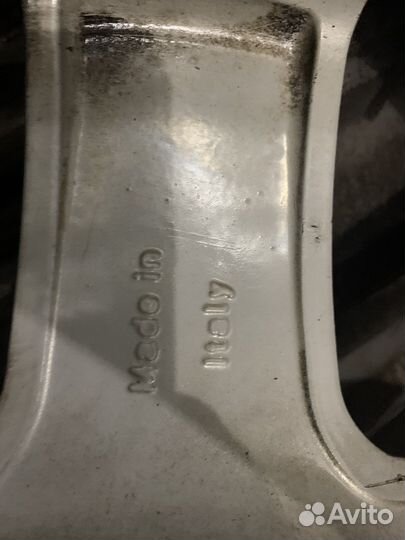 Оригинальные диски на Ауди Q7. Touareg r18