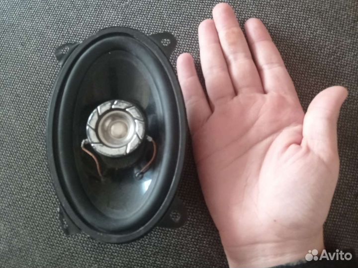 Овальный динамик