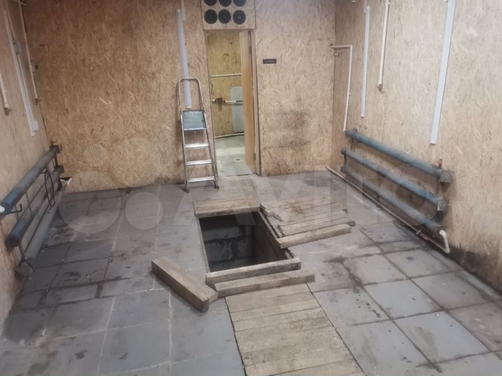 Гараж, > 30 м²