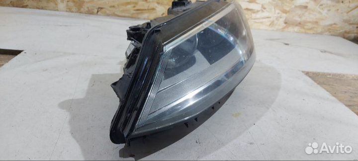 Фара галогеновая передняя левая Volkswagen Jetta 6