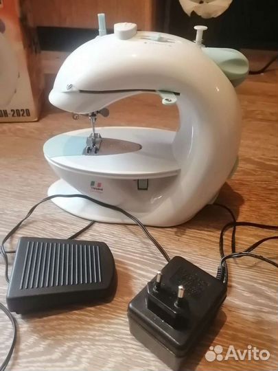 Швейная машинка Deloni