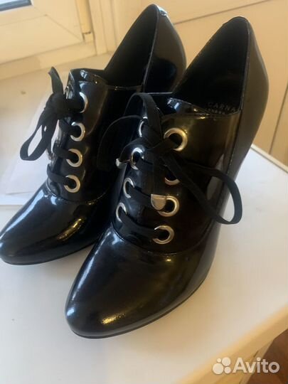 Коллекция чёрные кожаные ботинки carnaby 37 р