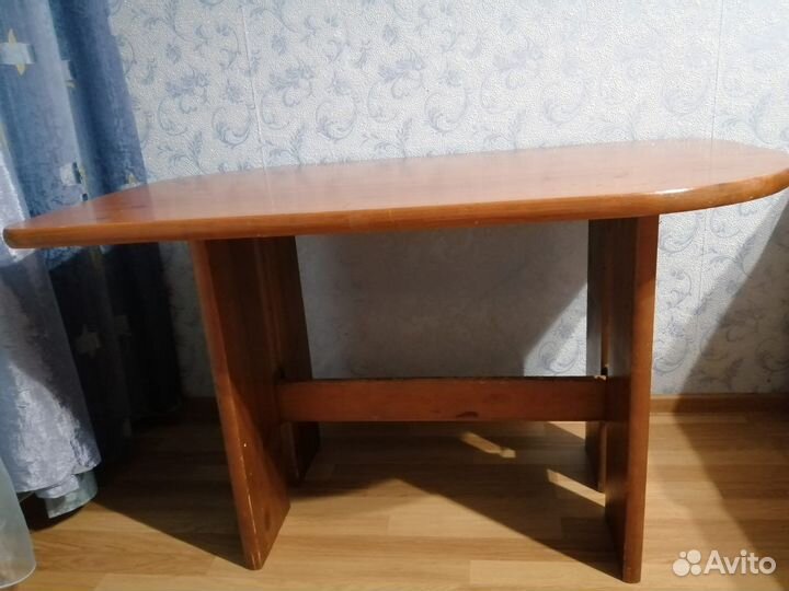Стол деревянный