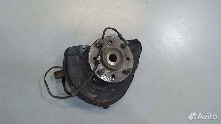 Ступица (кулак, цапфа) Mitsubishi Carisma, 1997