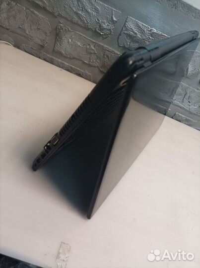 Ноутбук i3 4030U/4GB/GT820M SSD+HDD для игр работы