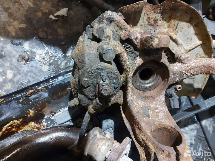 Передний суппорт L, P для Skoda octavia tour