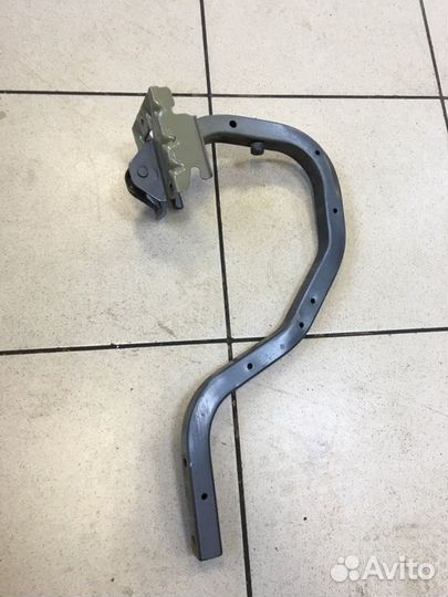 Петля багажника правая Nissan Almera N16 QG15DE