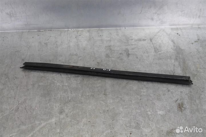 Уплотнитель стекла двери задней правой Ford Focus
