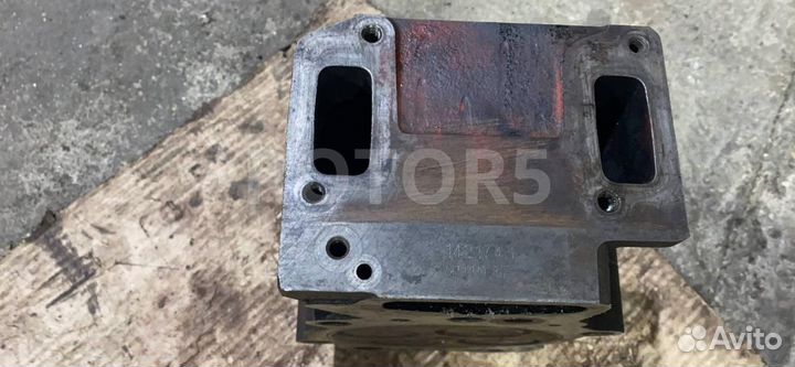 Головка блока цилиндров Scania 124 4 1999 1421743