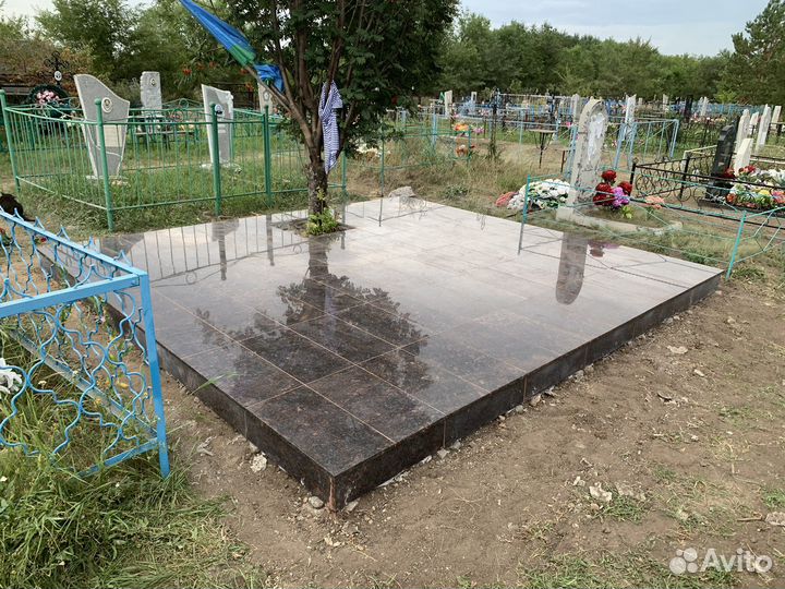 Памятники из гранита,плитка,оградки