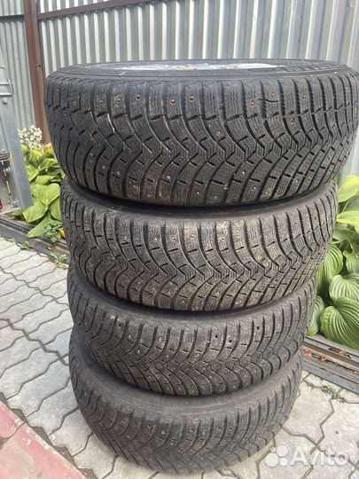 Michelin X-Ice North XIN2 235/65 R17