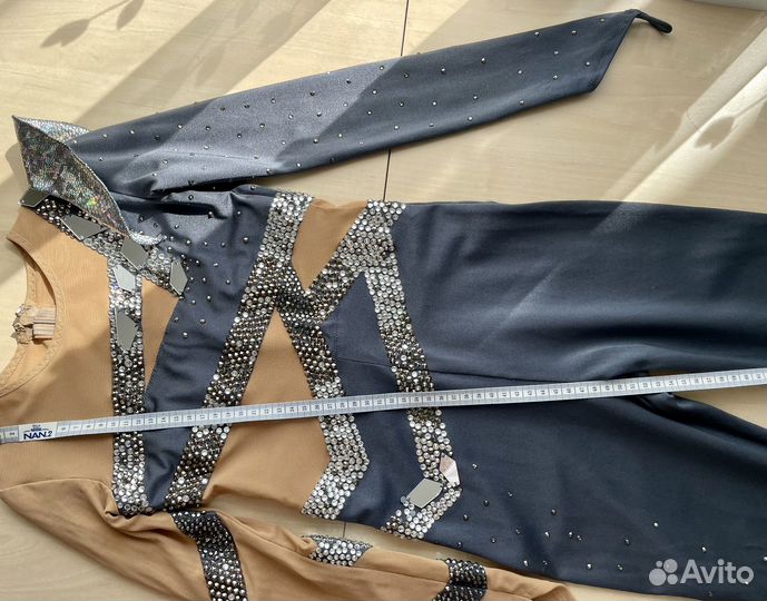 Комбинезон для выступления по фигурному катанию