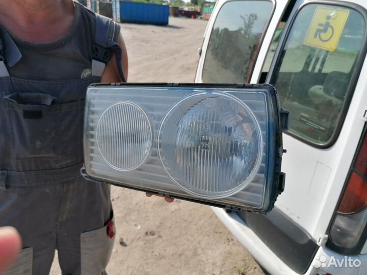 Фара mercedes 123 правая