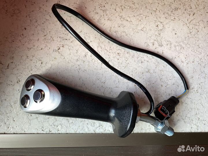 Джойстик для экскаватора