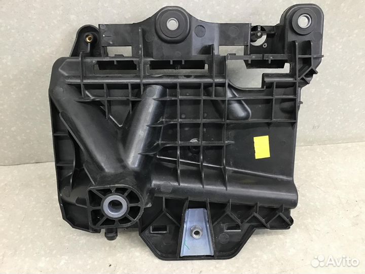 Крепление акб (корпус подставка) Skoda Rapid 2013