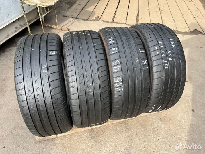 Michelin Pilot Sport 4 235/45 R18