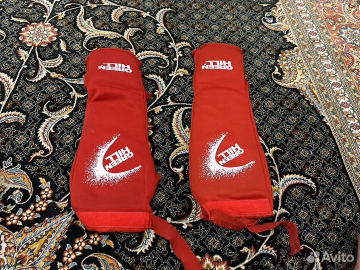 Боксерские перчатки и шитки