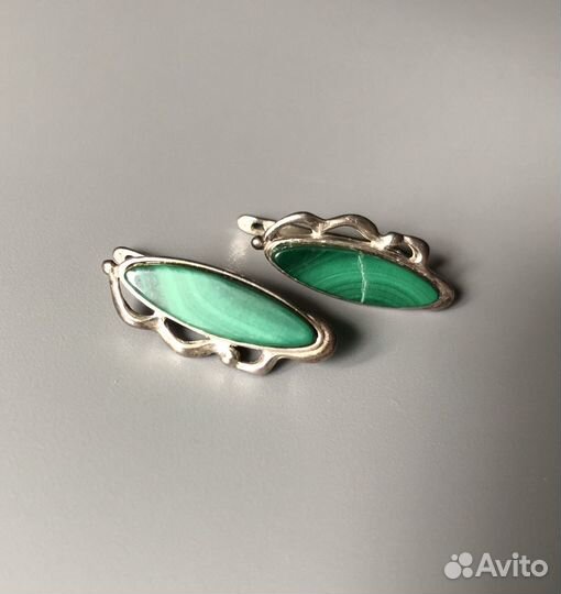 Серебряные серьги с малахитом