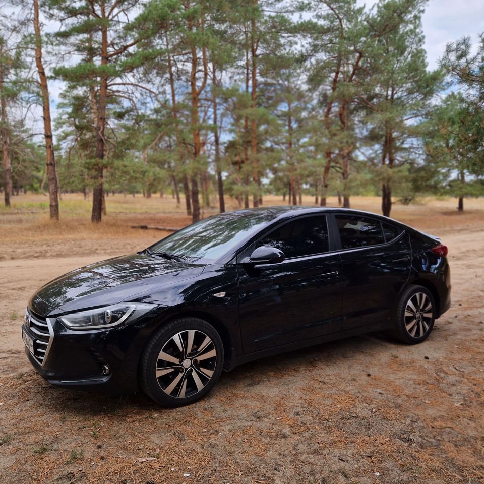 Hyundai Elantra: фото владельца